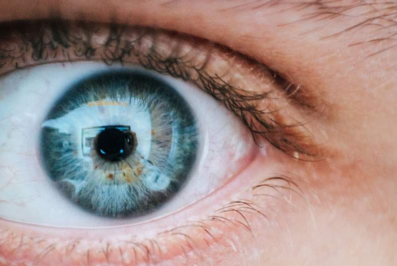 TRATTAMENTO PEMF PER LA DEGENERAZIONE MACULARE E IL GLAUCOMA