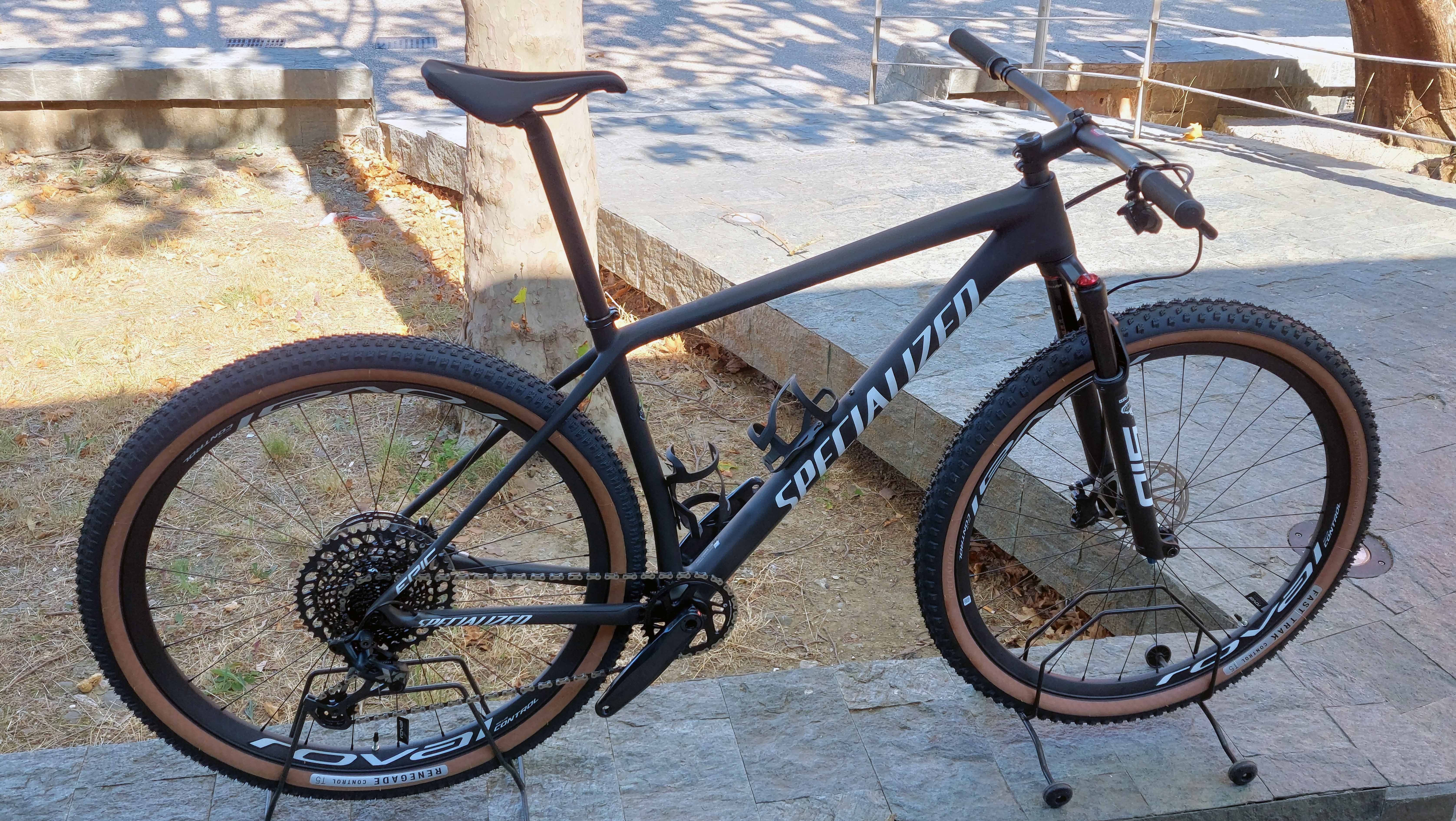 Specialized Epic Ht Expert Carbon mis.L art. 91322-3004 Euro 4500(listino 5700)