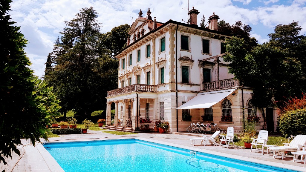 Villa Asquini Mantovani vista dalla piscina