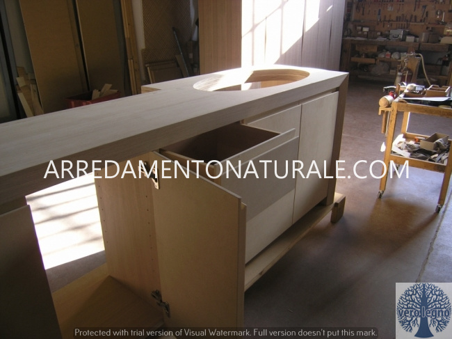 ristrutturazione e taglio a misura mobili , rifacimento verniciatura, rinnovo e manutenzione legno