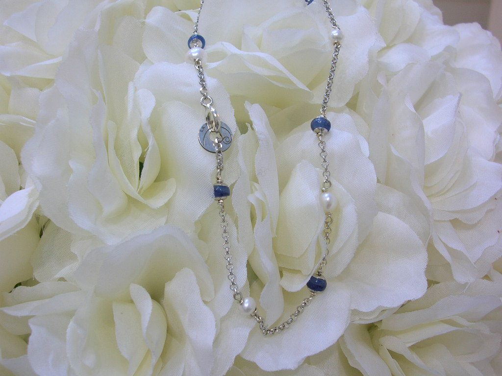 Girocollo argento, perle coltivate e Kianite blu
