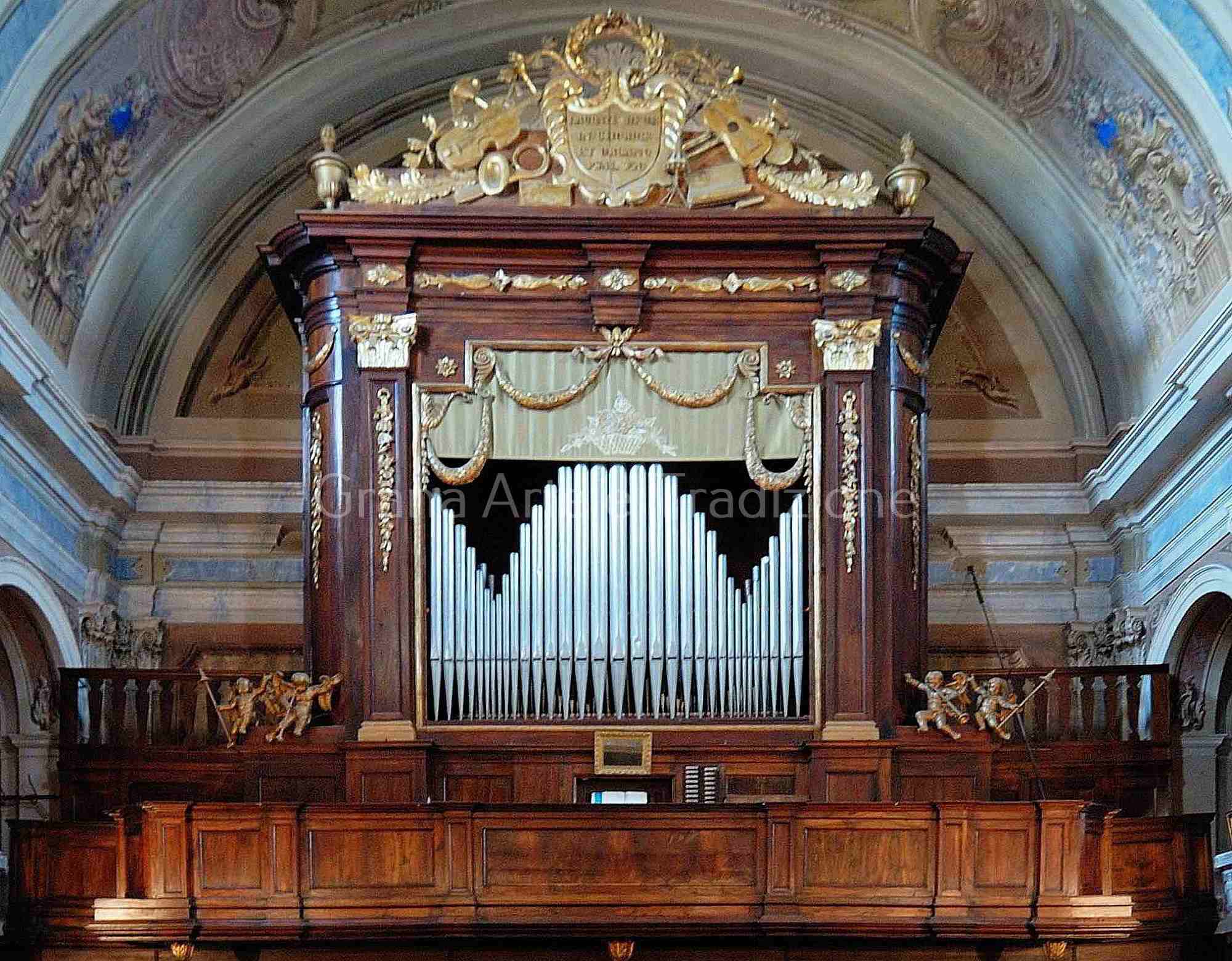 L'organo e la tribuna
