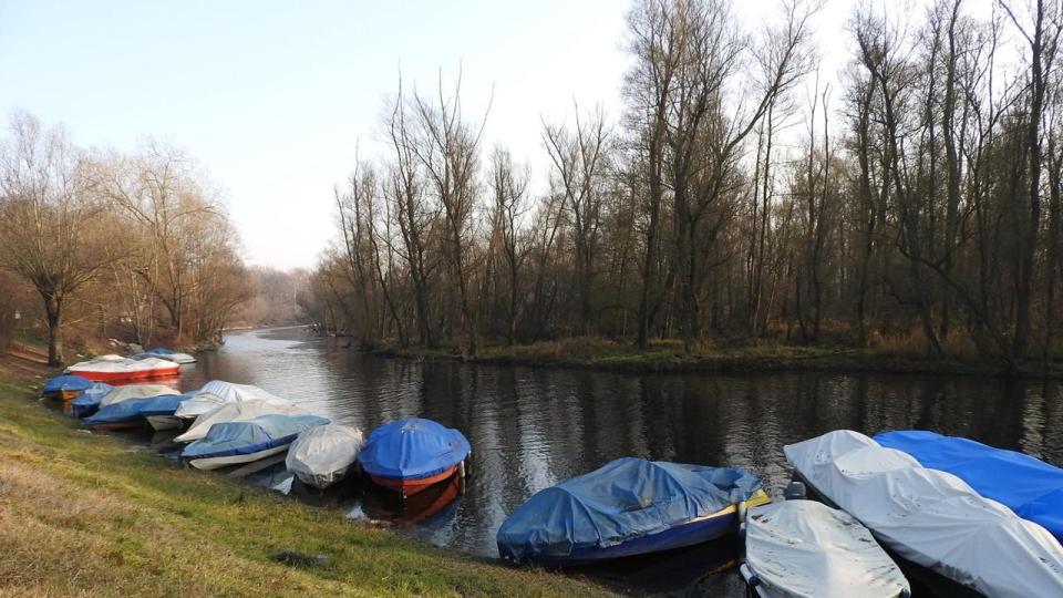 Barche ormeggiate nella darsena di Motta Visconti nella località Geraci, tra Milano e Pavia