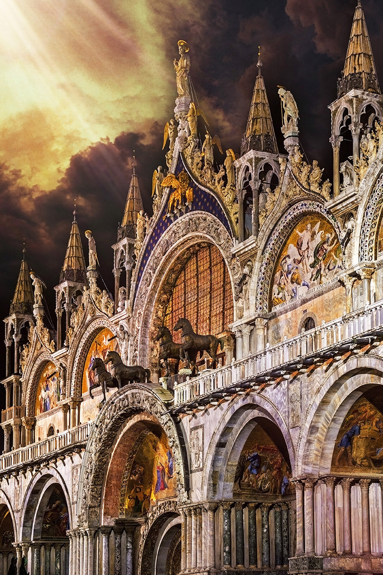 <img src = "Venezia, italia, San Marco, Basilica, luce, effetto, atmosfera, architettura, Toni Spagone,.jpg"