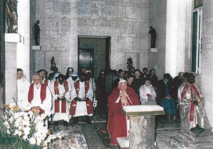 Liturgia nel giorno di consegna del Decreto di Approvazione dei TOV il 4 ott. 2002