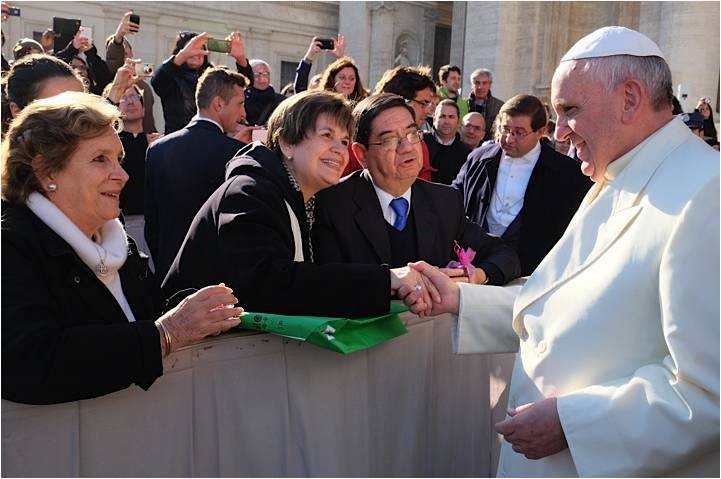 Roma 2014. Papa Francesco in p.zza S.Pietro incontra il Coordinamento Internazionale TOV
