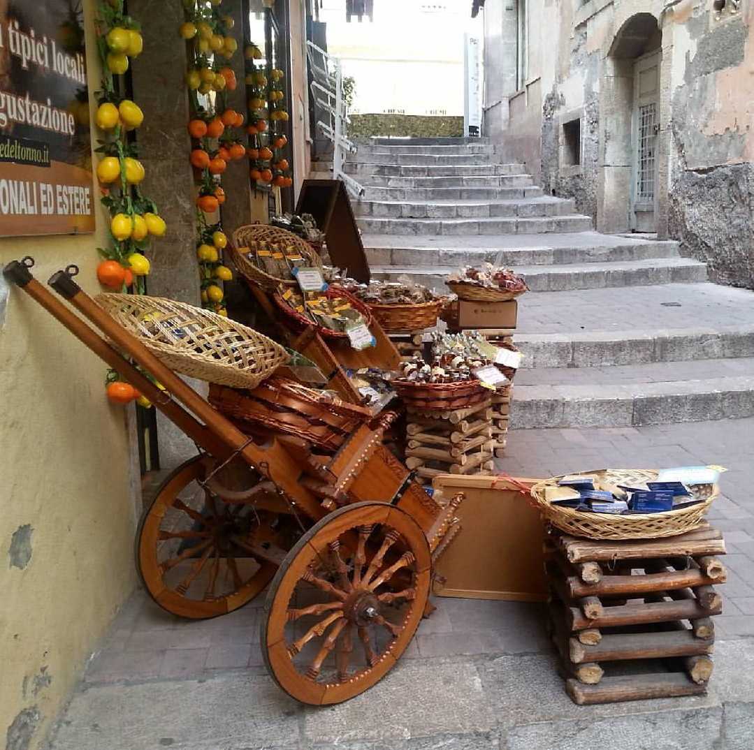 Via Naumachia, Taormina