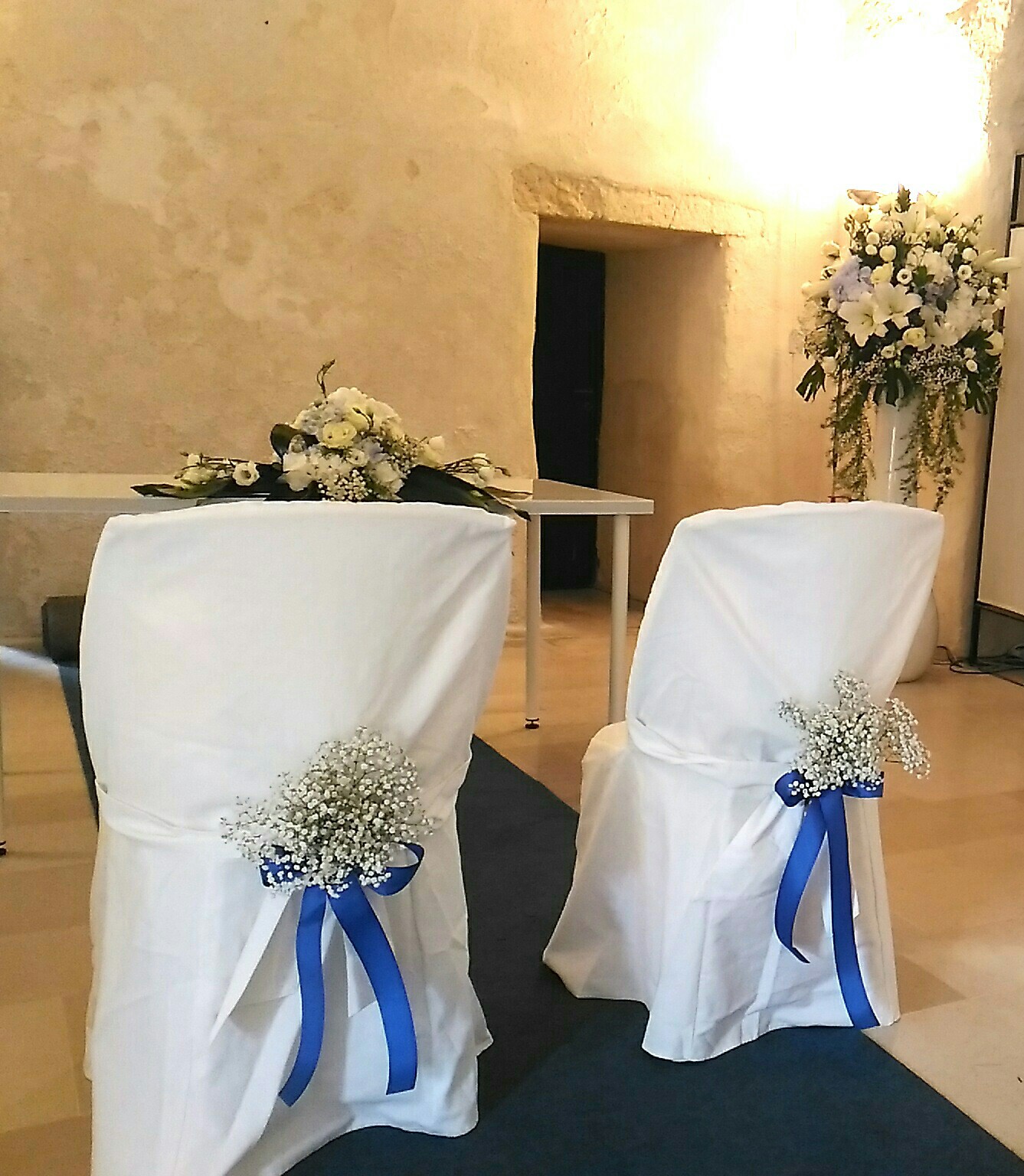 Noleggio di sedie con copri sedie per matrimoni, eventi in genere in Puglia
