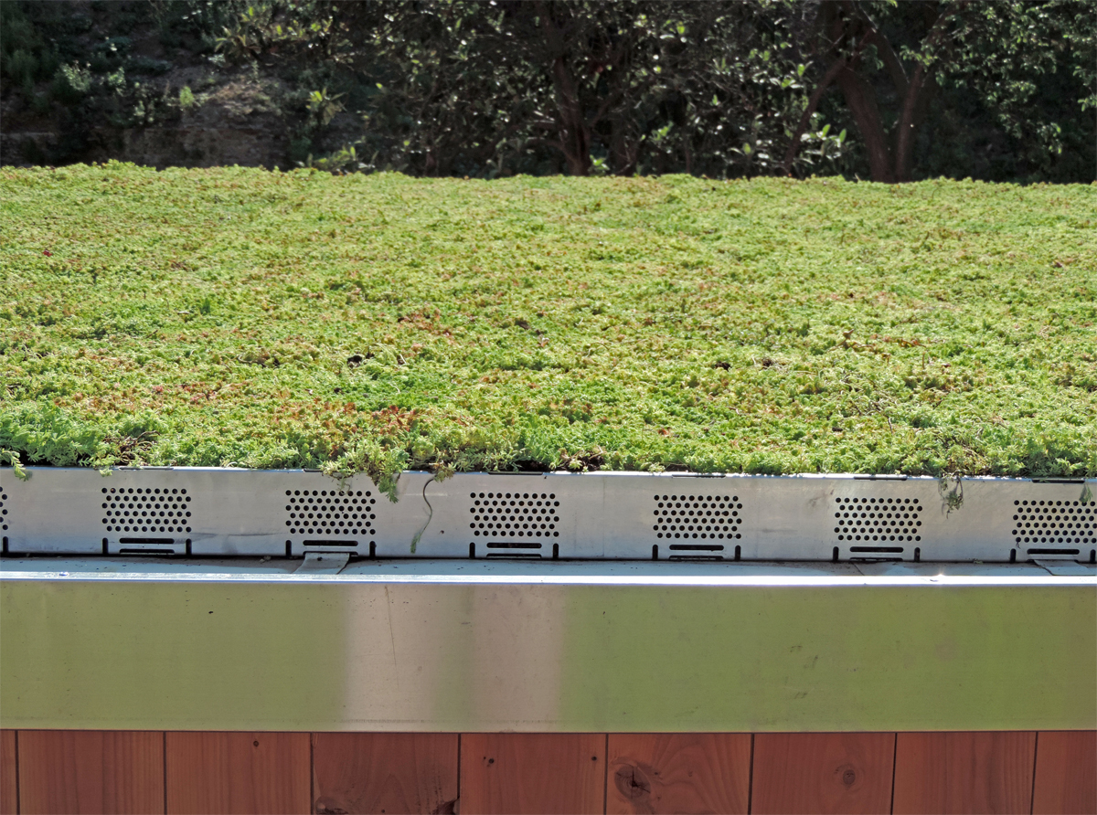 Ecospace: moduli coibentati con tetto giardino e rivestimento in legno
