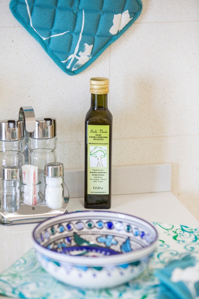 Dettaglio - olio biologico extravergine d'oliva prodotto in loco