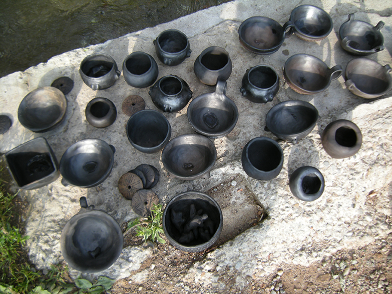 Lavaggio ceramica alla fonte