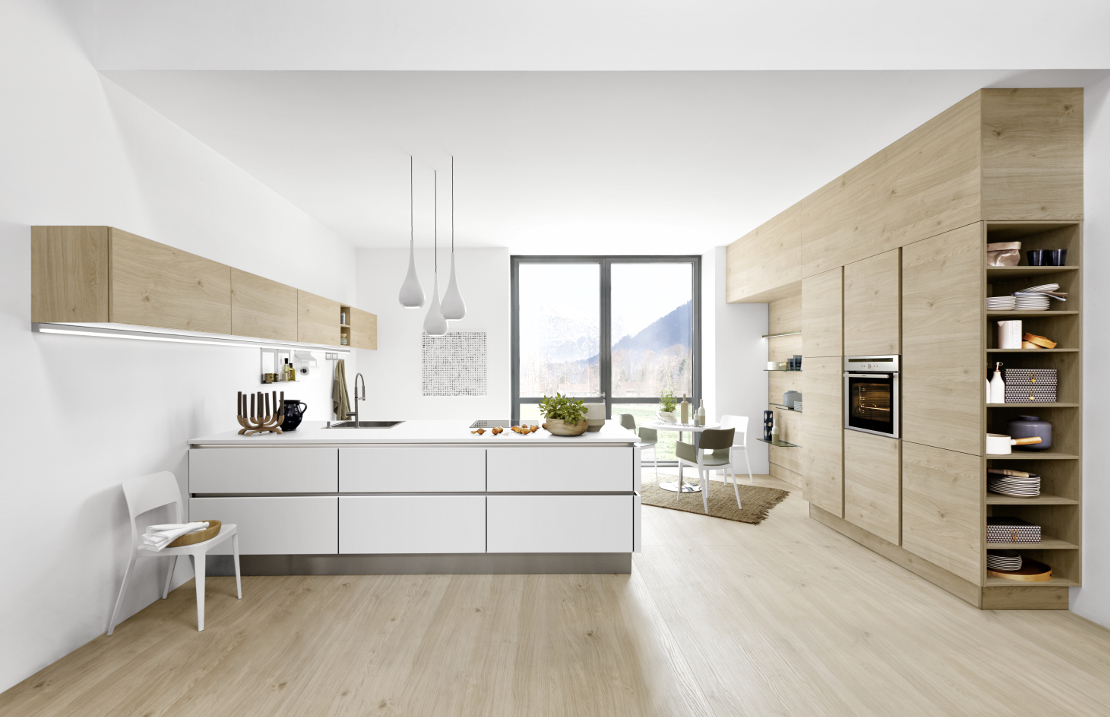 cucina moderna - colore bianco opaco e rovere naturale