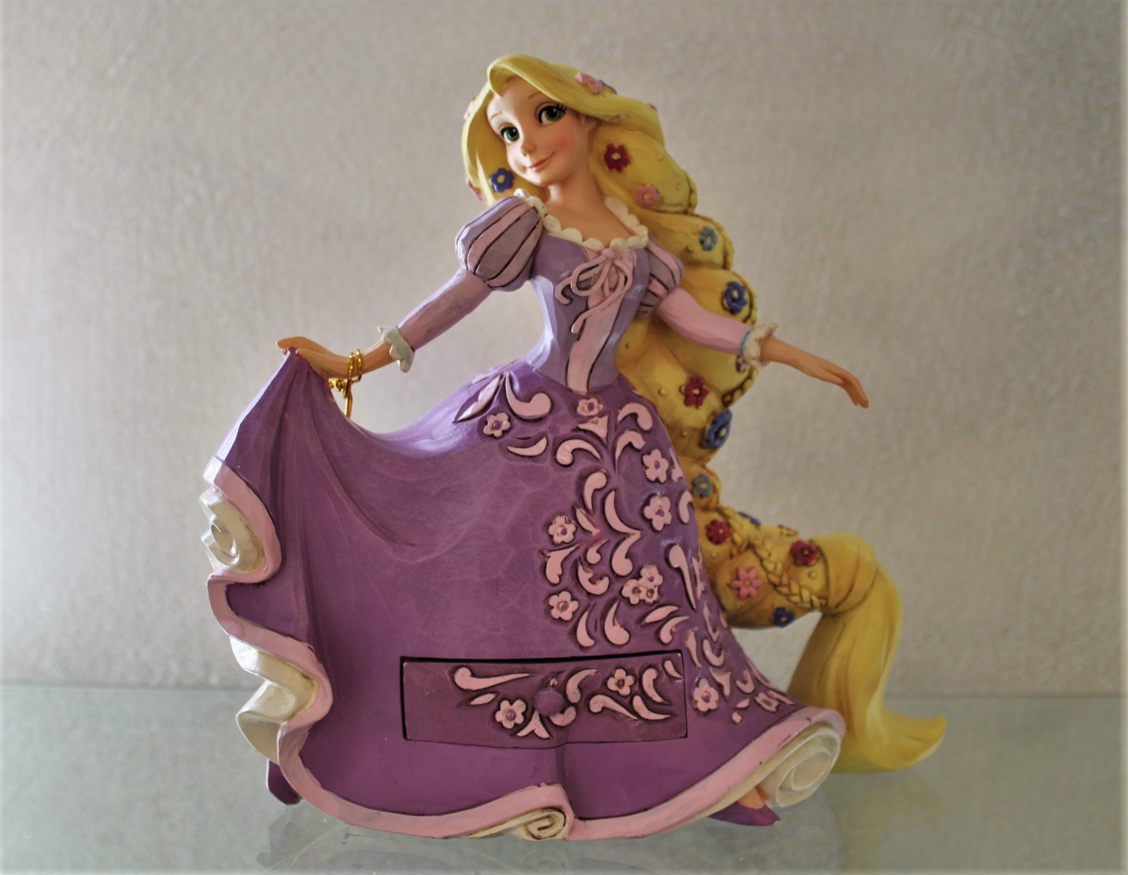 RAPUNZEL SECRET CHARM STATUINA DISNEY TRADITIONS