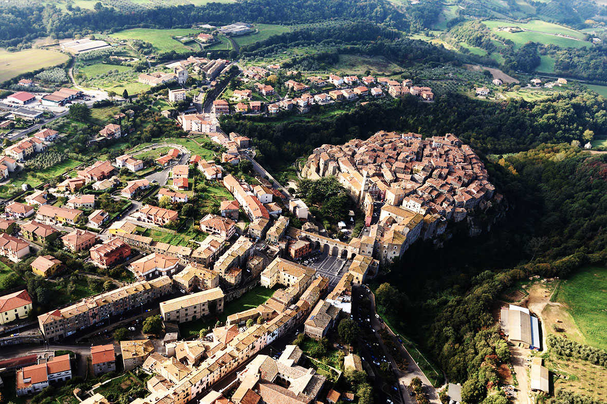 Borgo di Farnese