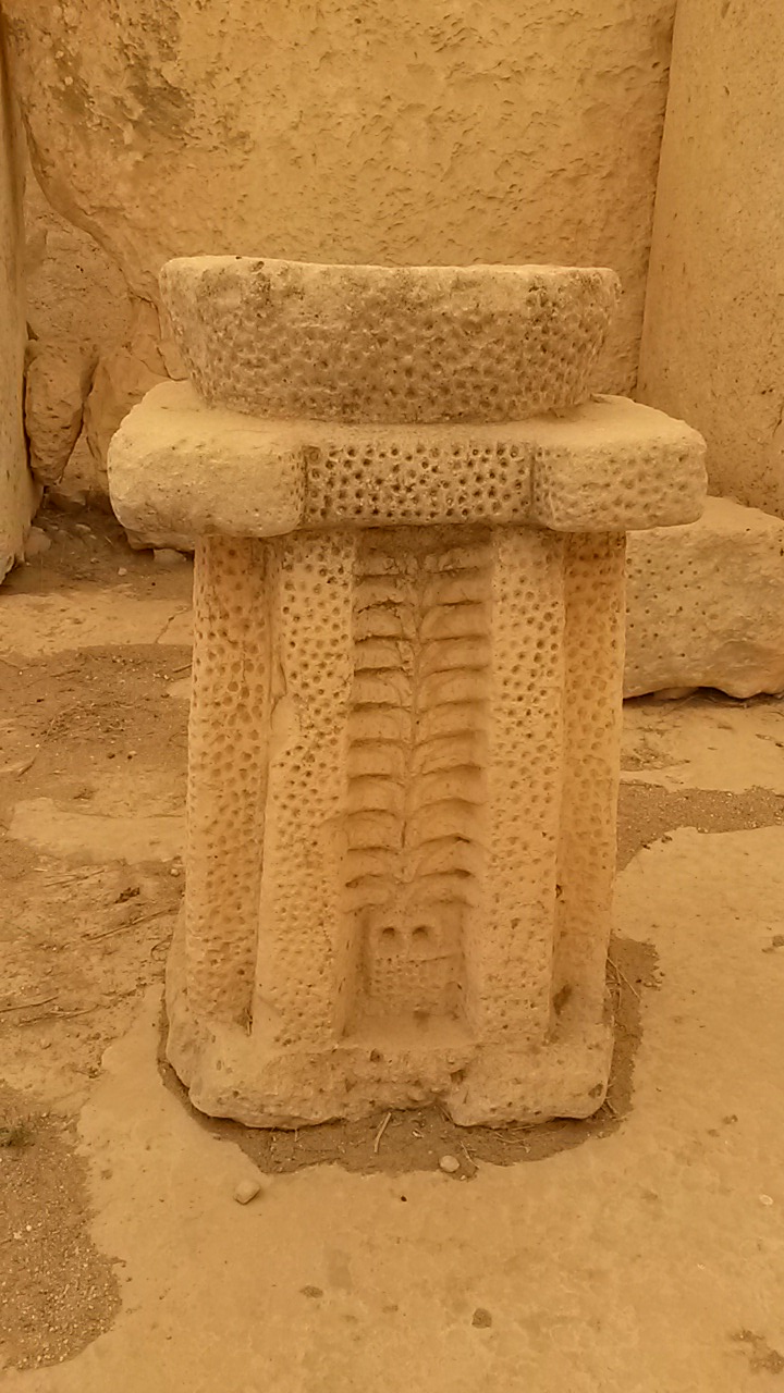 Templi megalitici e misteriose tracce nella roccia di Malta e Gozo