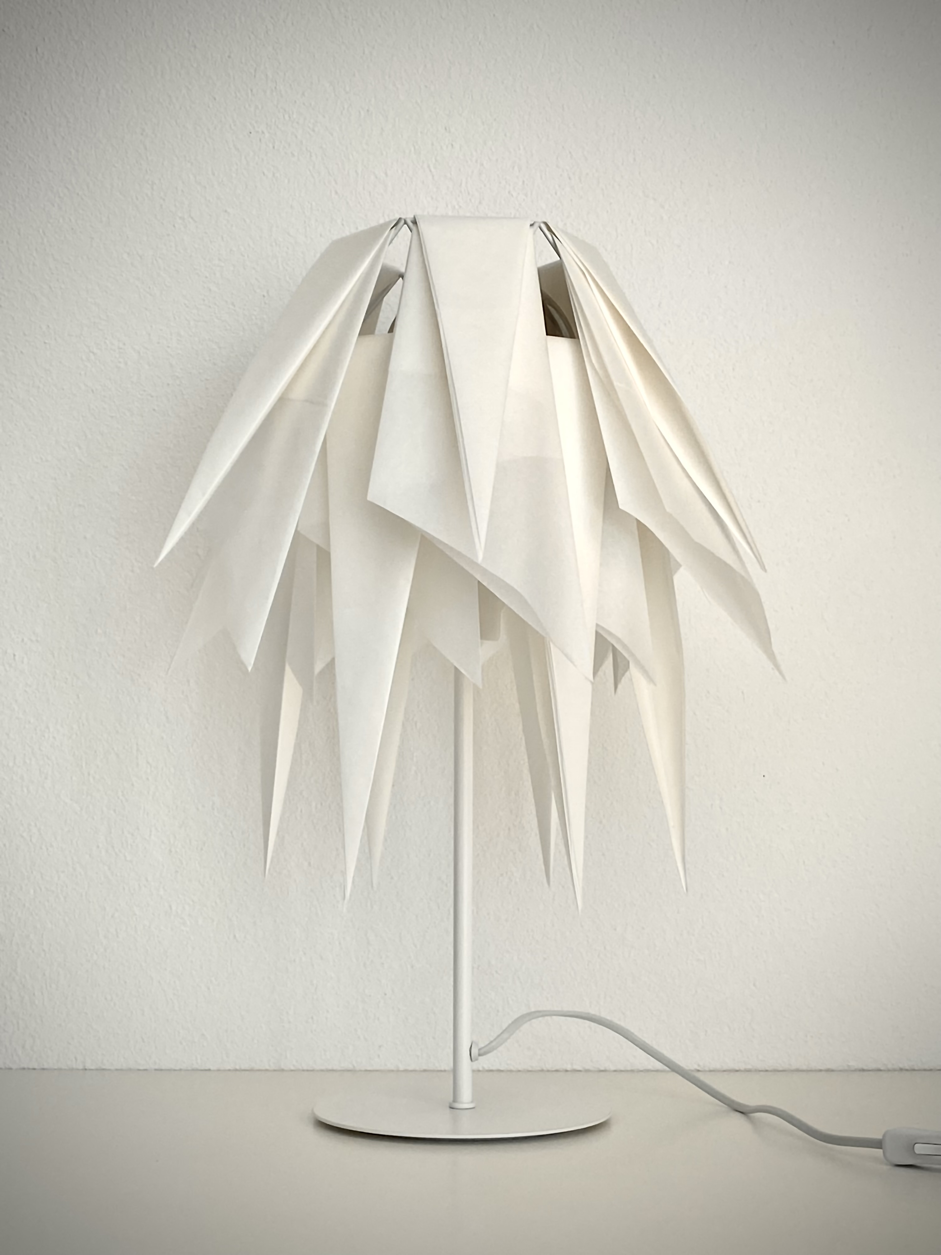 Lampada appoggio,table lamp,White Flower,Fiore bianco,Elisa Berger Design,arredamento,Lugano,Milano.