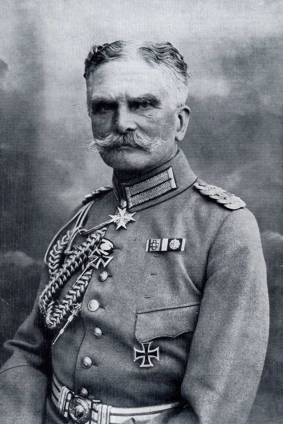 Generalfeldmarschall_August_von_Mackensen_1915jpg