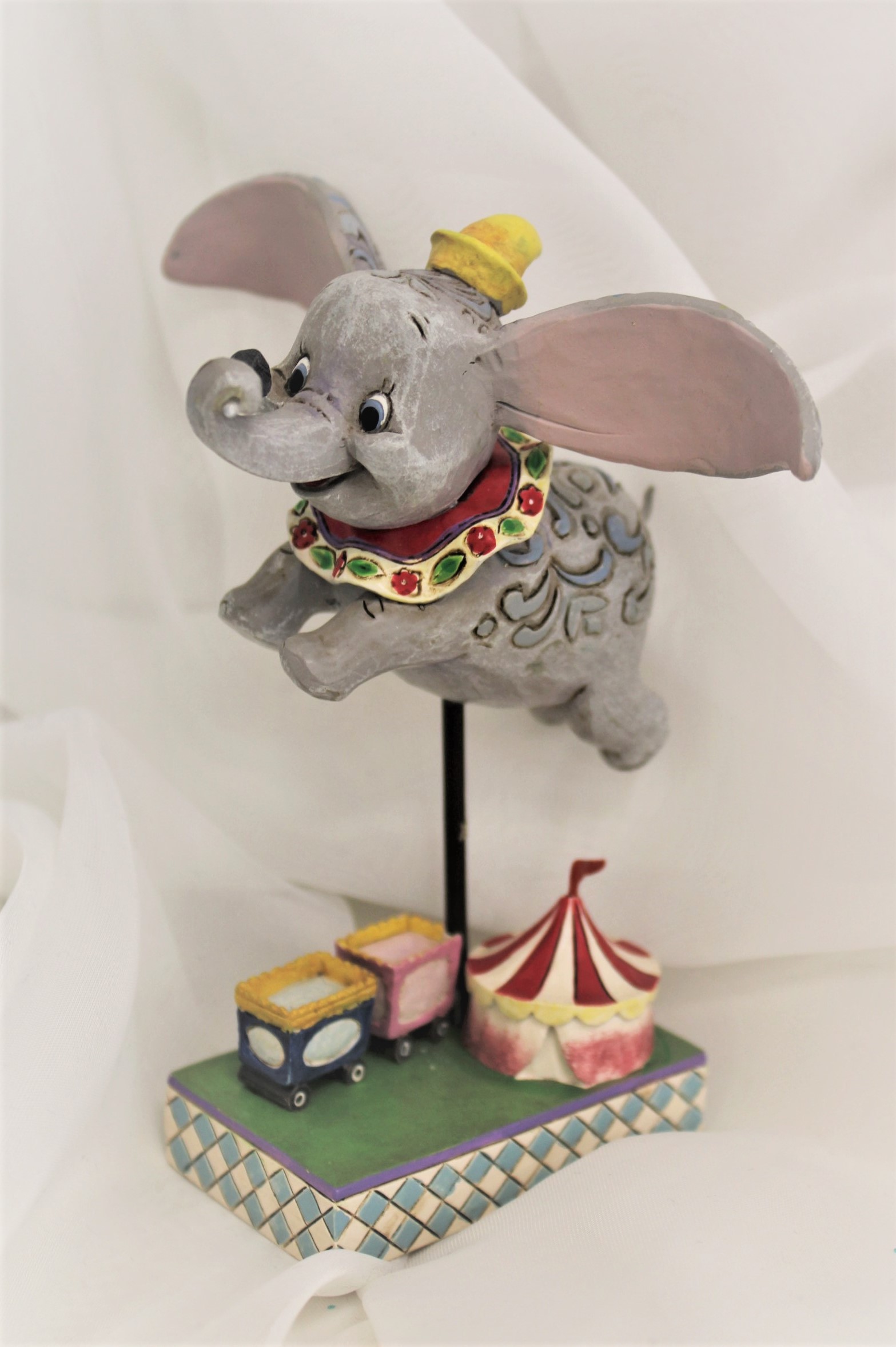 DISNEY TRADITIONS JIM SHORE DUMBO