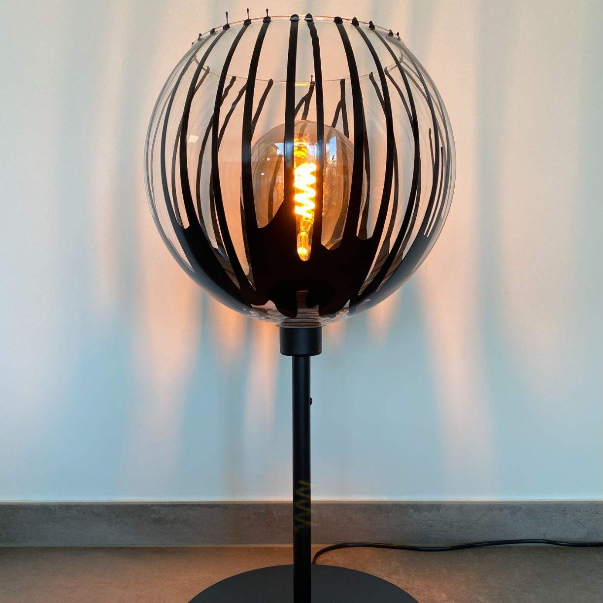 Black table lamp,realised with glass hand colored,Elisa Berger Design,Lugano,lampada nera in vetro.