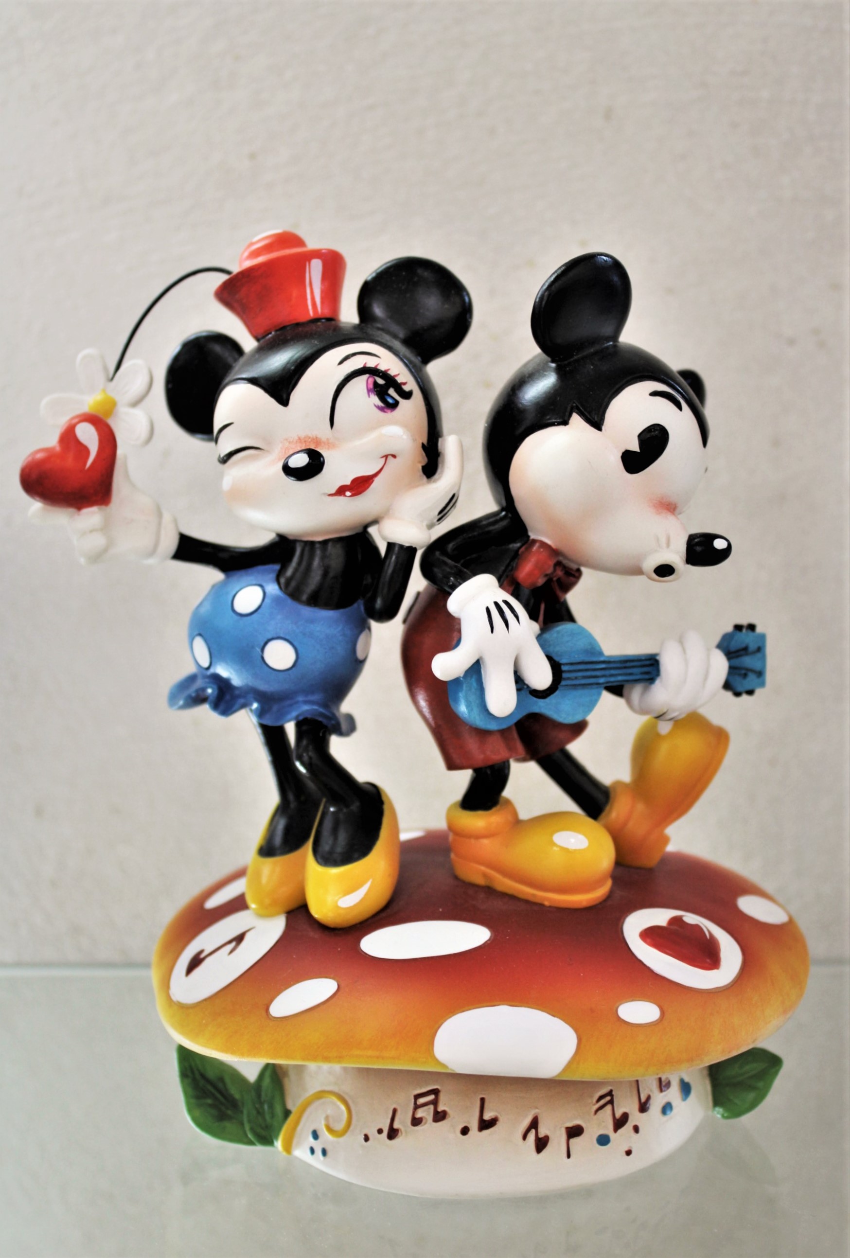 TOPOLINO E MINNIE IL MONDO DI MISS MINDY DISNEY