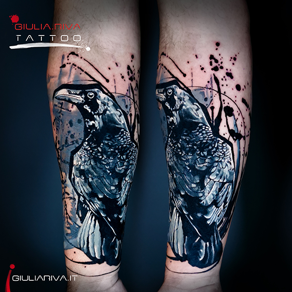 corvo tatuaggio realistico ritrattoo crow tattoo trash polka  vikings vegvisir