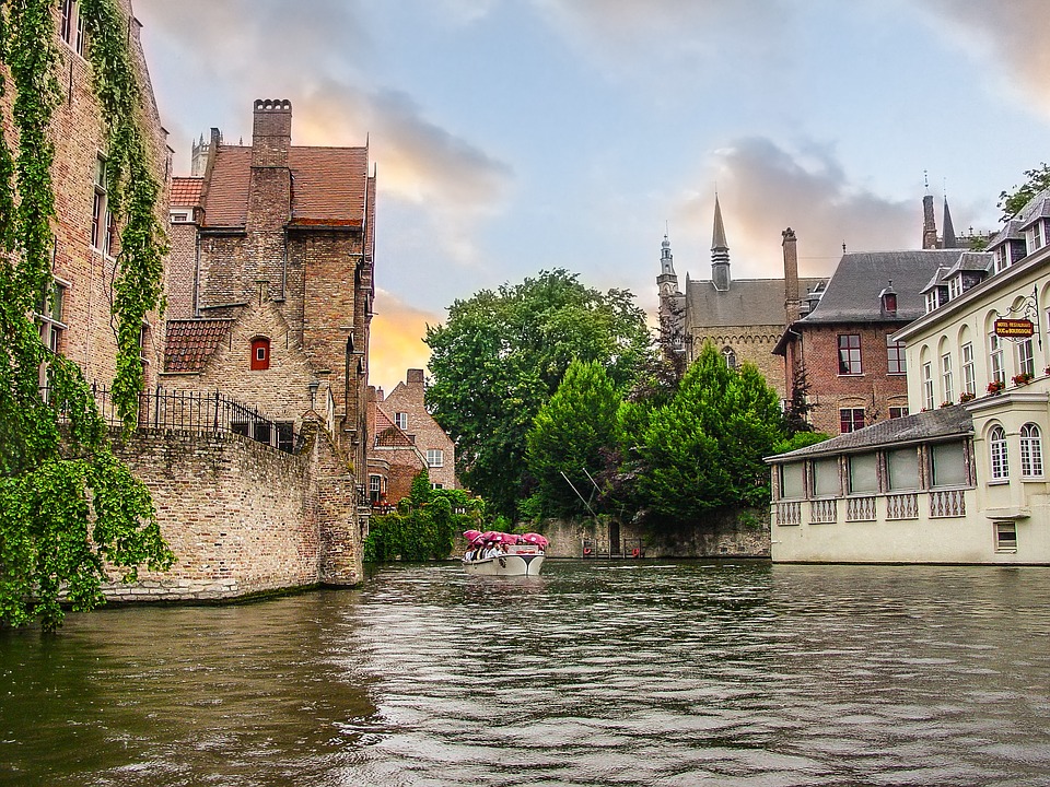 Bruges, la Traum-A e la finestra più piccola del mondo