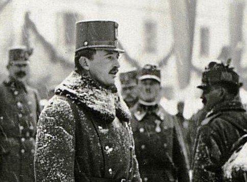 CARLO DASSBURGO IMPERATORE IN PIAZZA A MOENA IL 18 GENNAIO 1917jpg