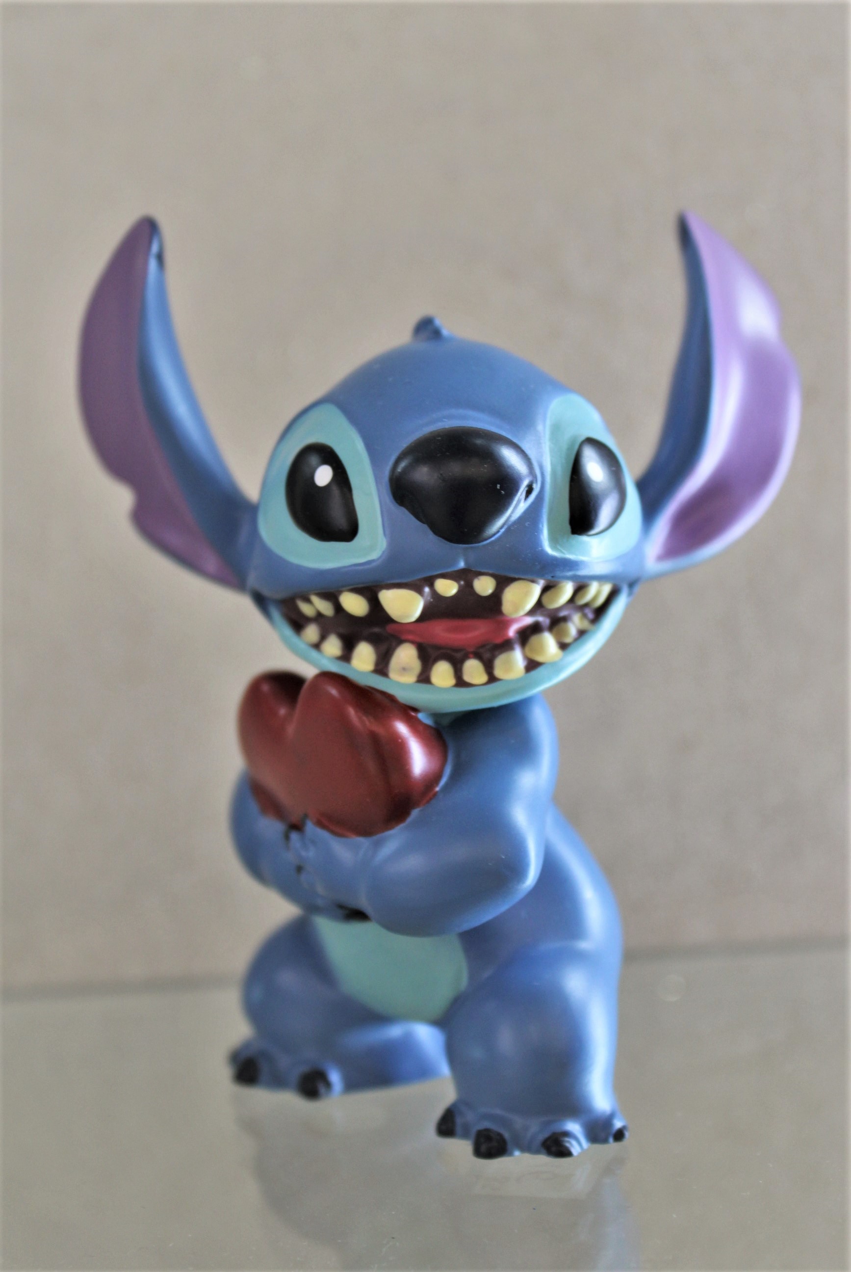 MINI STITCH CON CUORE DISNEY SHOWCASE