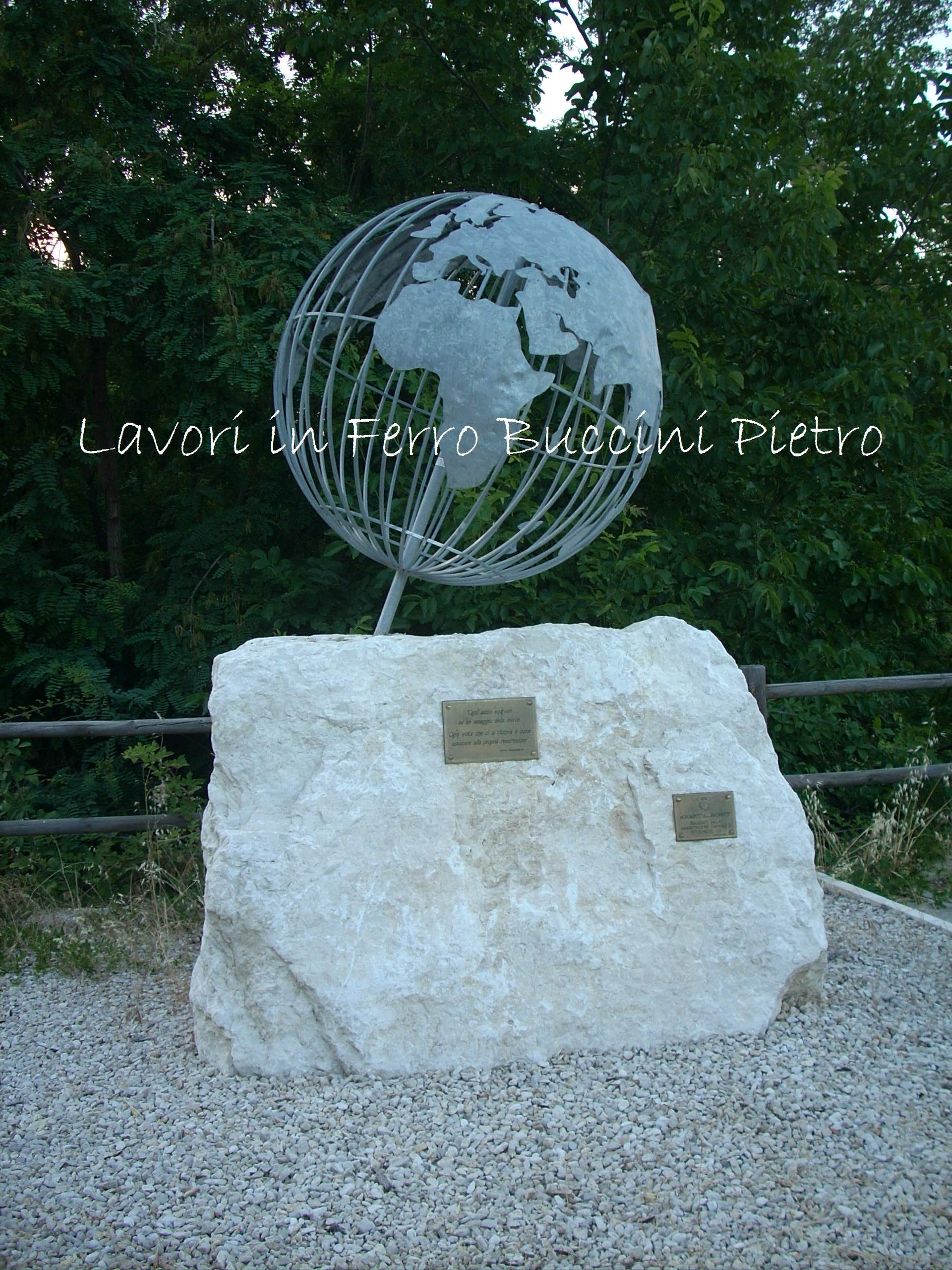 Monumento in ferro battuto, installato a Vallelarga, fraz. del comune di Pettorano sul Gizio (AQ)