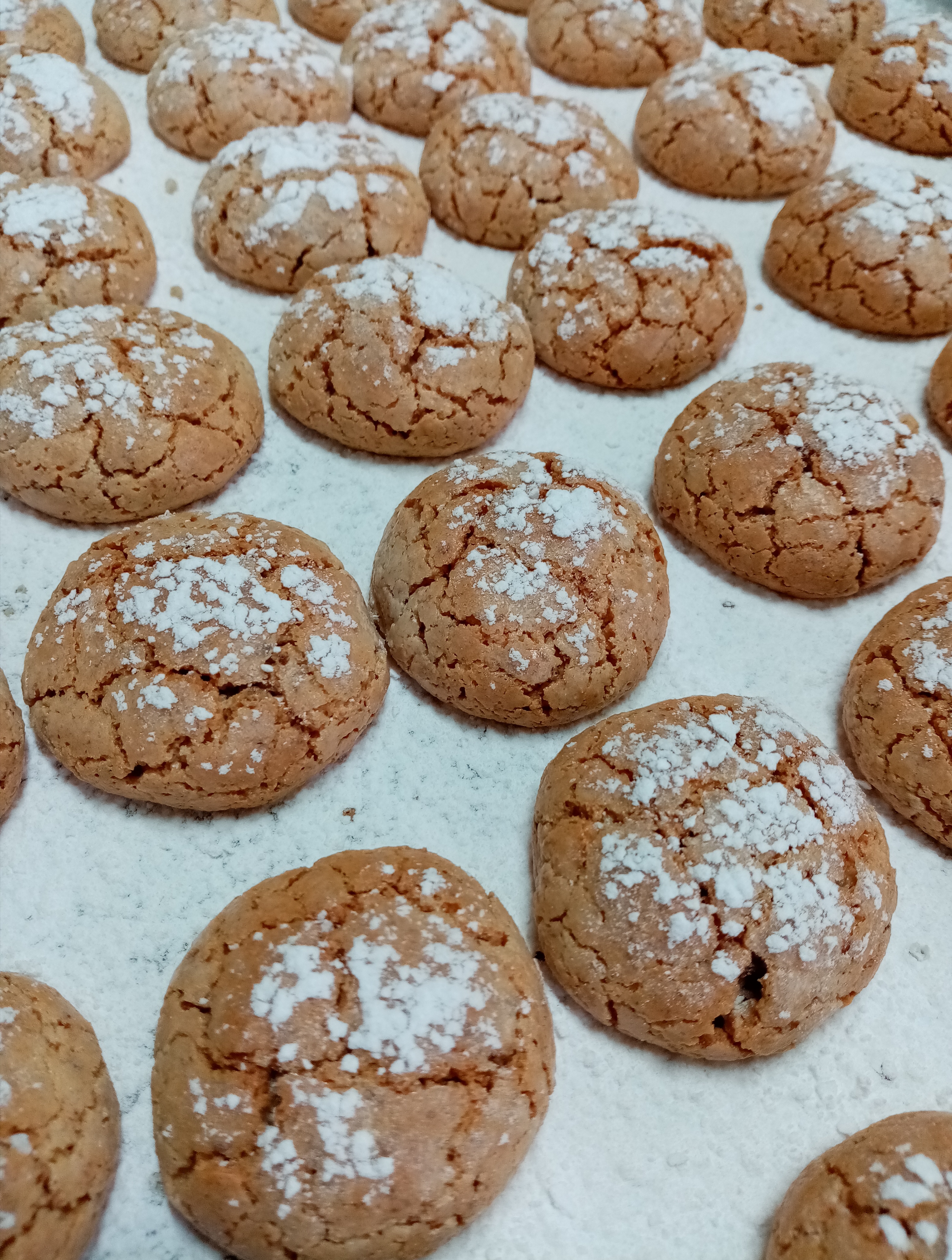 Amaretti artigianali con mandorle Pugliesi kg 0,750